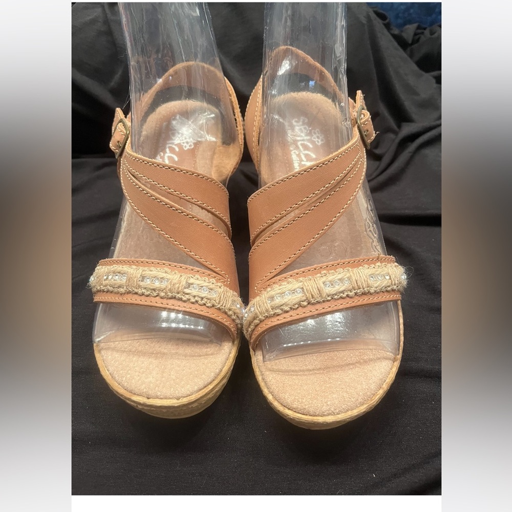 NWOT-Womens Sbicca Wedge Shoes